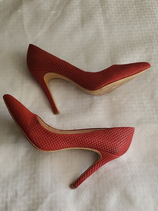 Vince Camuto Shoes - Vince Camuto Red Textured Pointed-Toe Stiletto Pumps Size 10